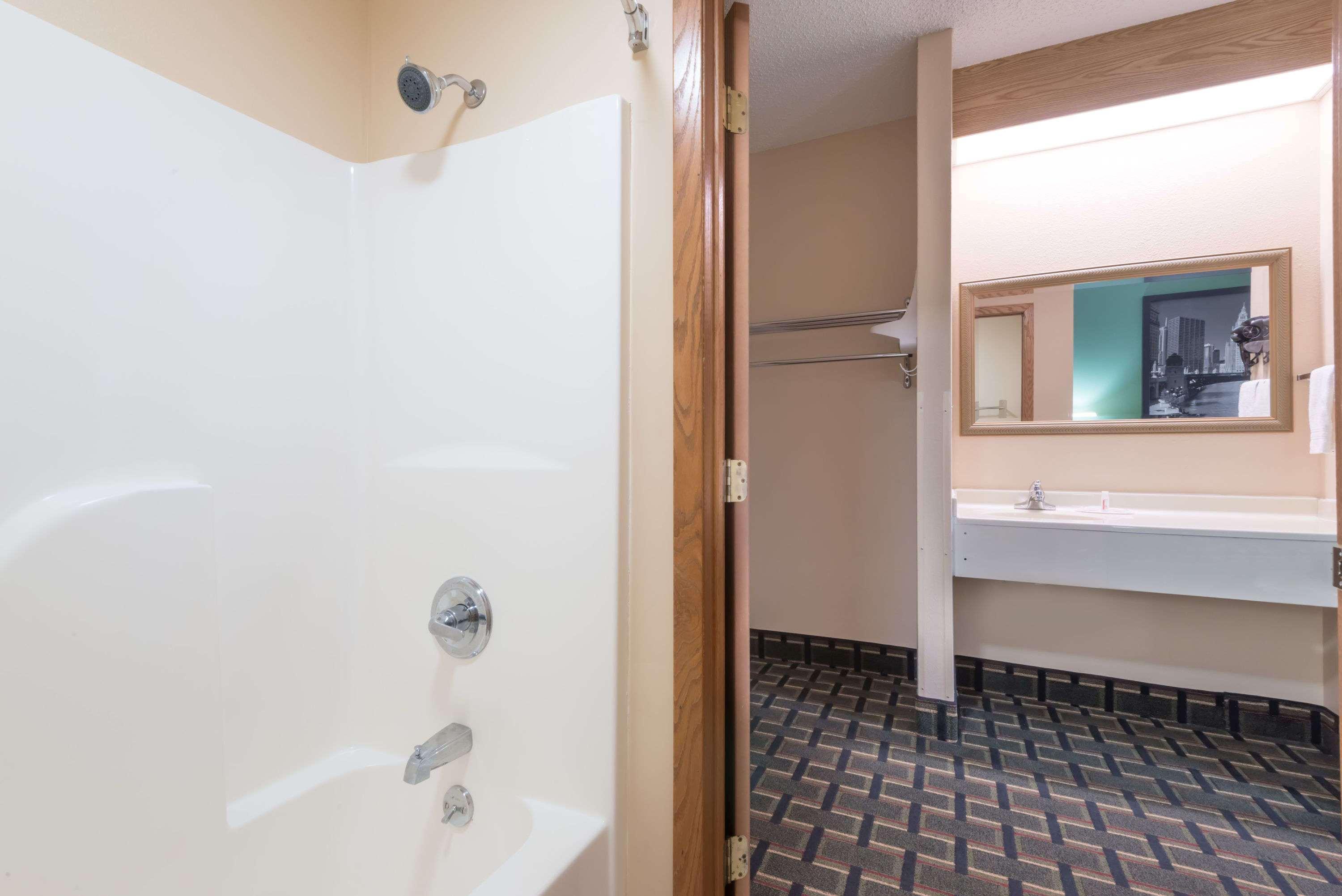 Super 8 By Wyndham Mt. Carmel Il Hotell Mount Carmel Exteriör bild